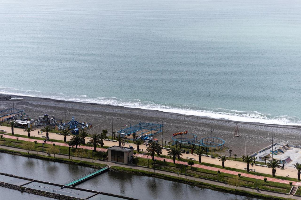 Sea Breeze In Batumi 아파트 외부 사진