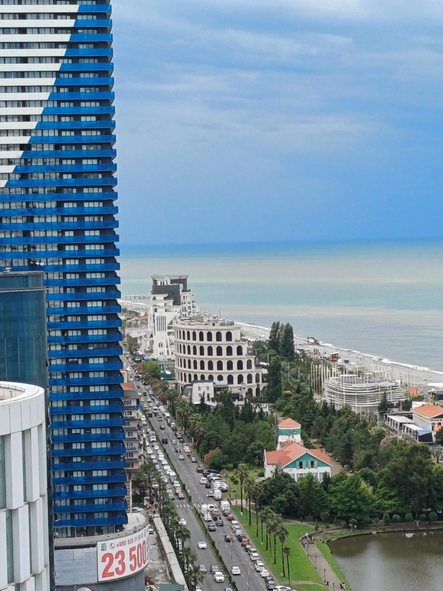 Sea Breeze In Batumi 아파트 외부 사진